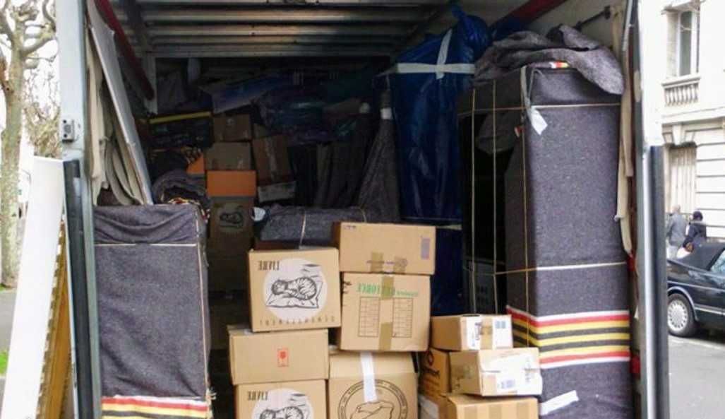 Serviço de transporte e montagem de móveis