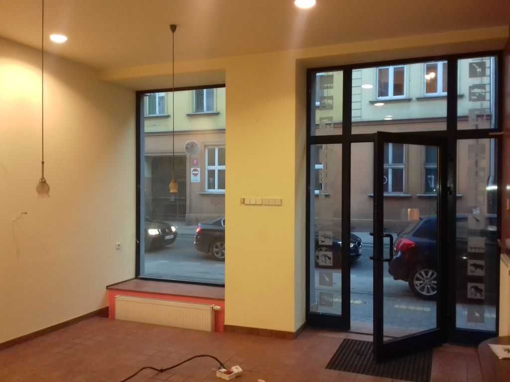Lokal Usługowy z Witryną przy samej Piotrkowskiej, 41 m² - Rewolucji 8