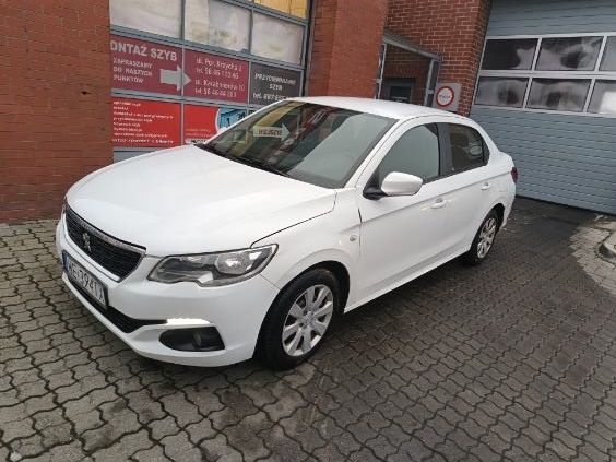 Peugeot 301 biały