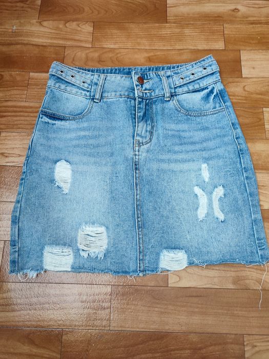 Джинсова спідниця в гарному стані