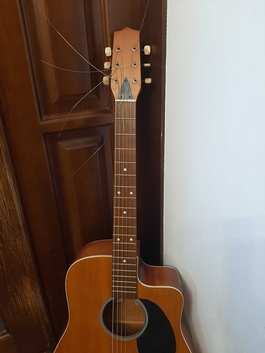 продам гитару шестиструнную