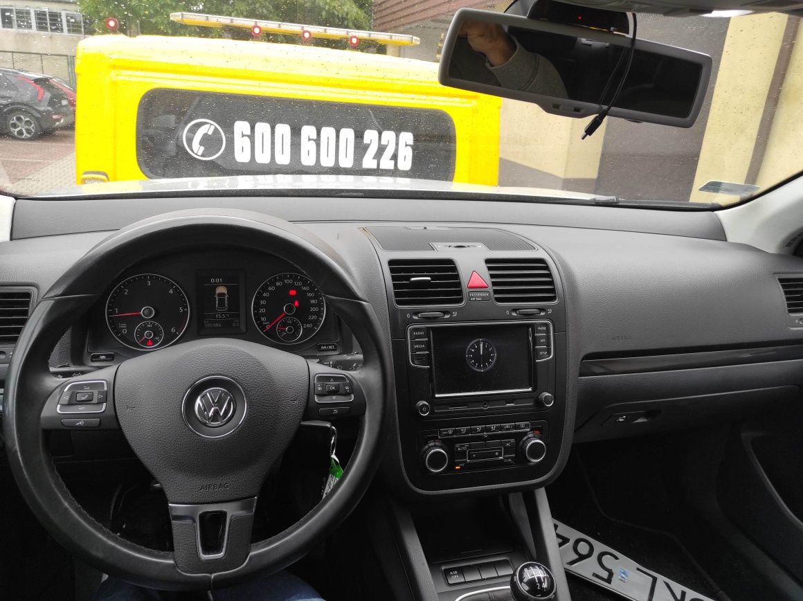 VW Jetta 2010r idealny stan 1.6 tdi