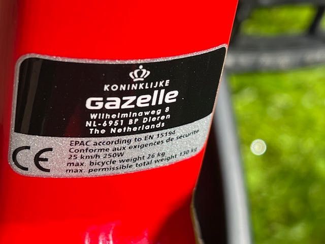 Rower elektryczny na pasku Gazelle Ultimate CONNECT C8+ Belt HMB Bosch