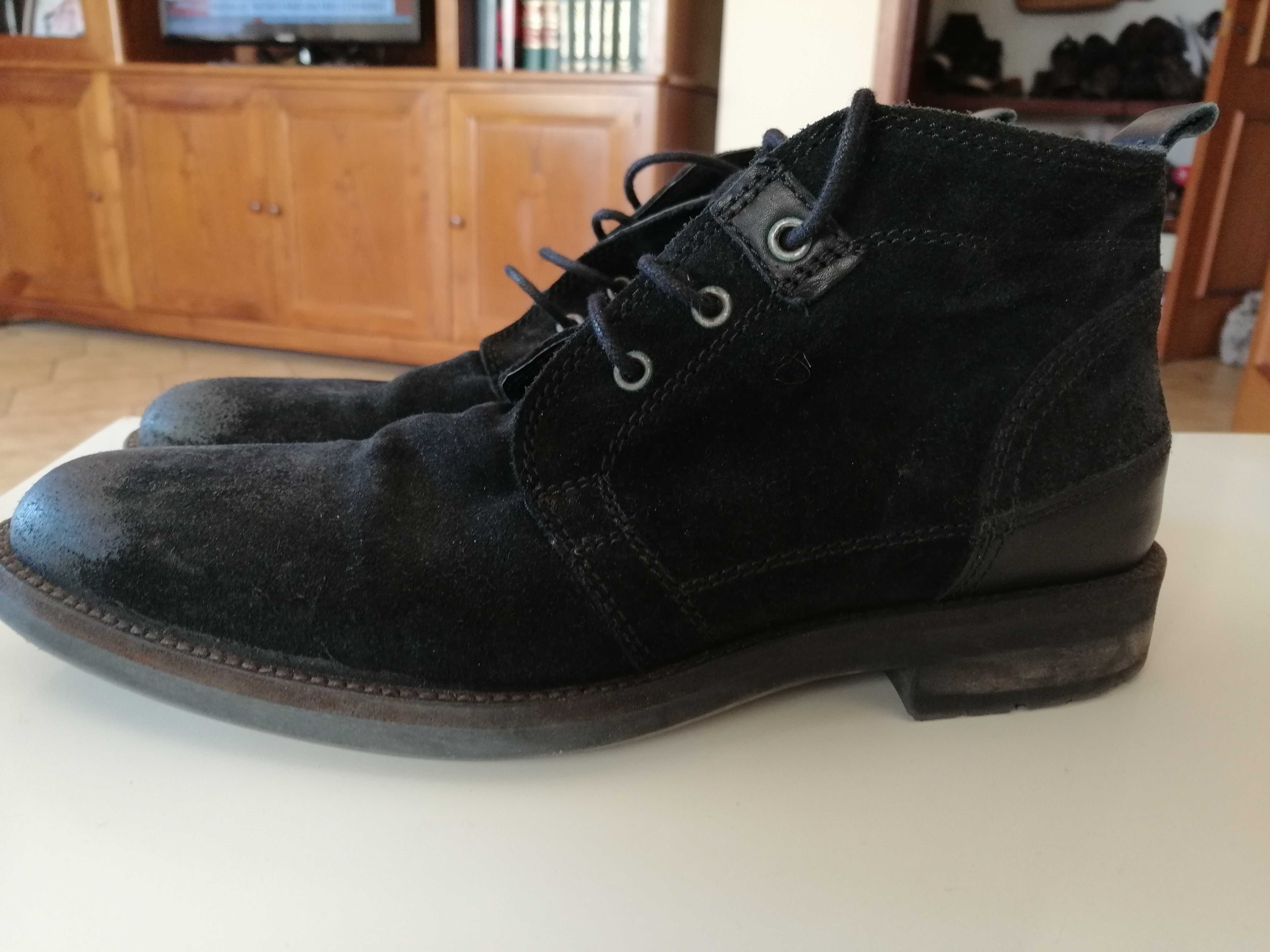 Sapatos Massimo Dutti e Botas Foreva