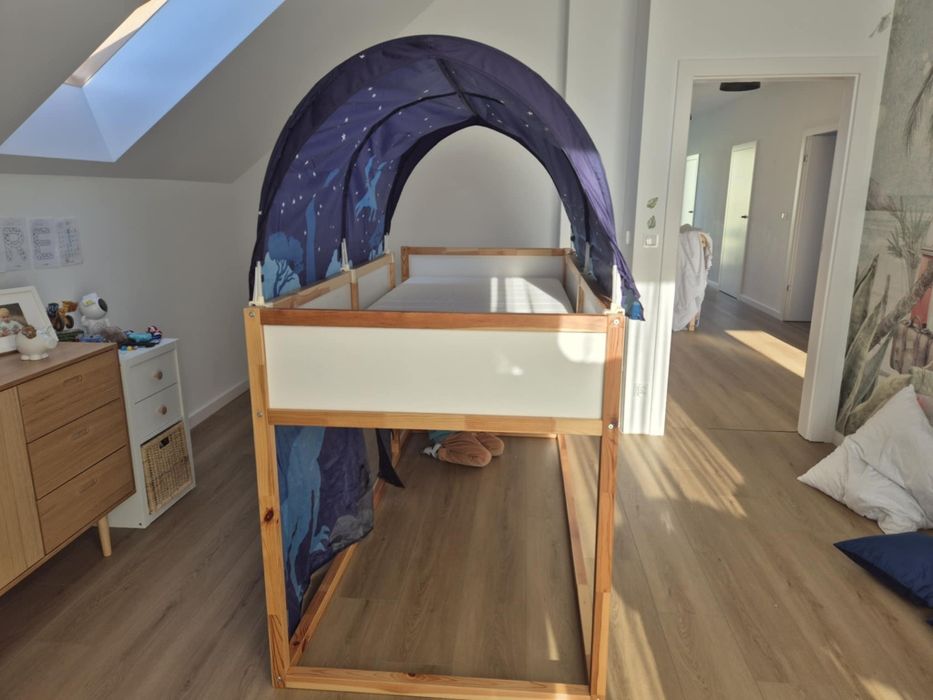 Łóżko Kura 90x200 baldachim, materac i organizer