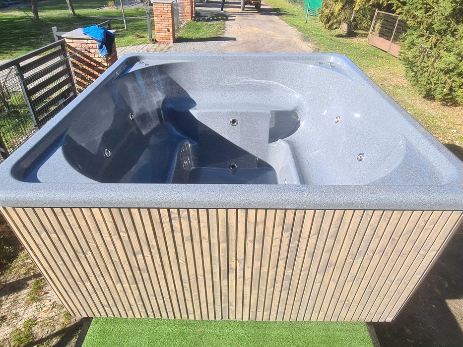 BALIA KWADRATOWA - spa bania jacuzzi rozbudowany konfigurator