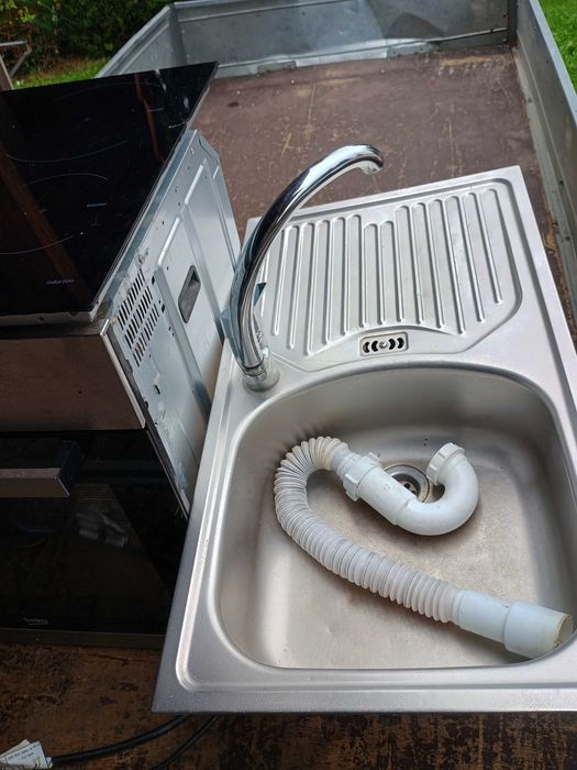 piekarnik BEKO, płyta indukcyjna BEKO, zlew FRANKE z kranem: 600zł