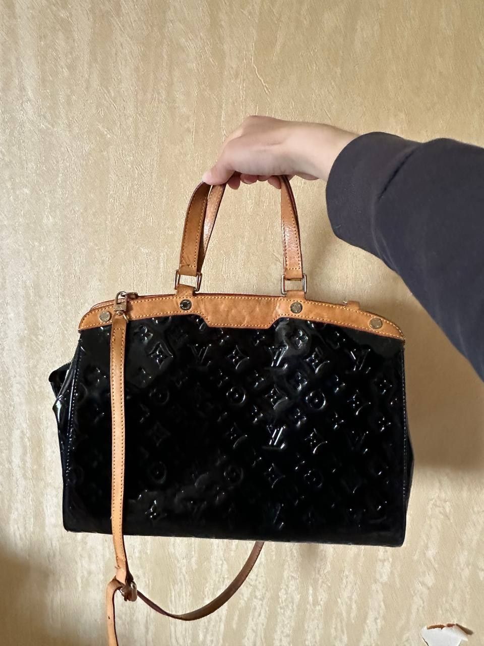 Жіноча шкіряна сумка Louis Vuitton Vernis Brea GM Handbag