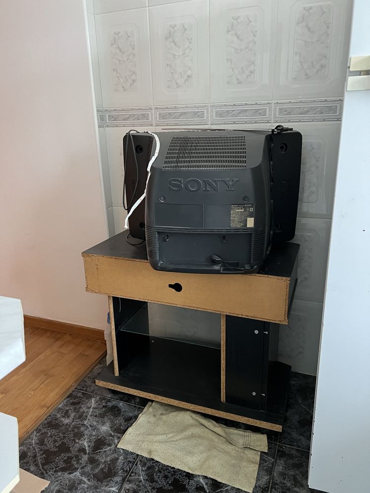 Продається телевізор SONY model no KV-21C1R
