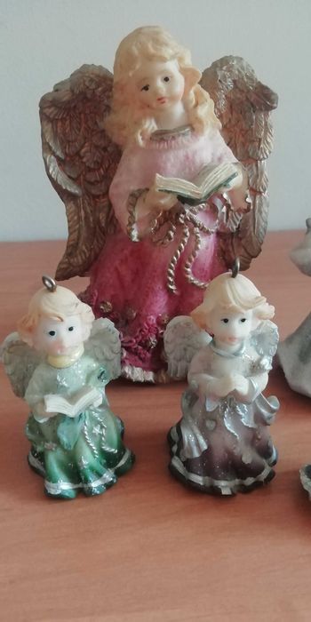 Zestaw figurek aniołki