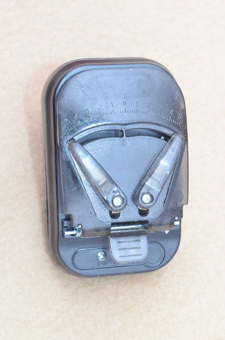 Универсальное зарядное устройство жабка крабик для аккумуляторов 3,7 в