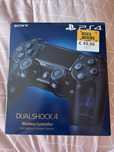 Comando PS4 500 Million Limited Edition fechado