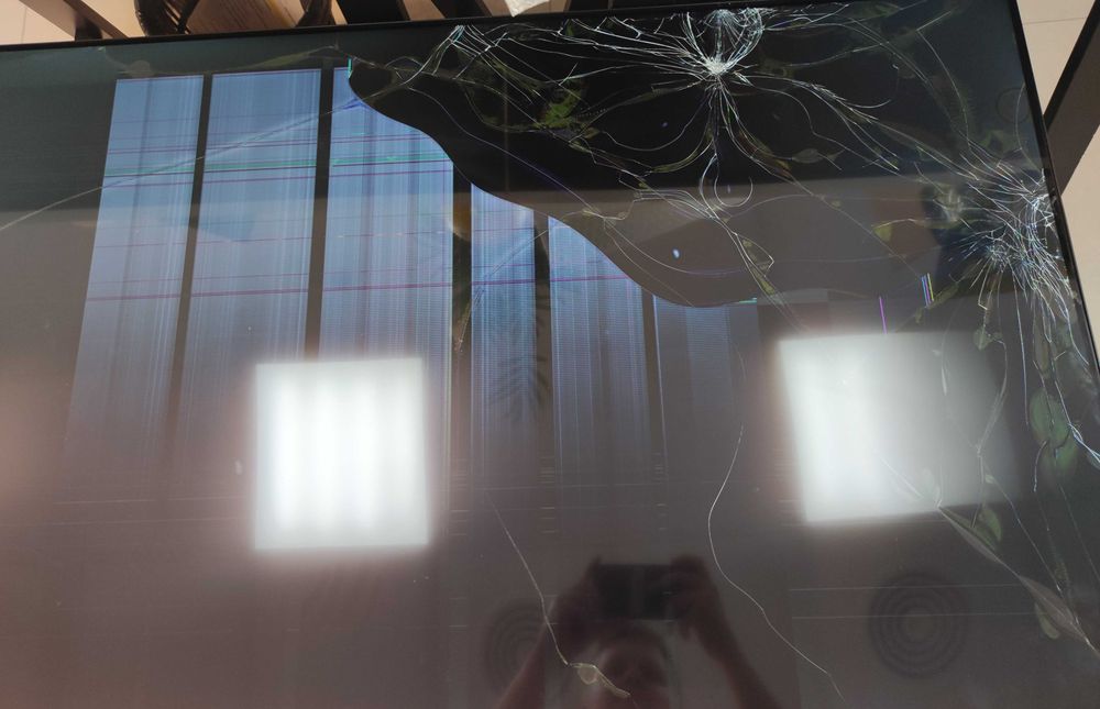 Телевізор 50" Romsat 50USQ1220T2