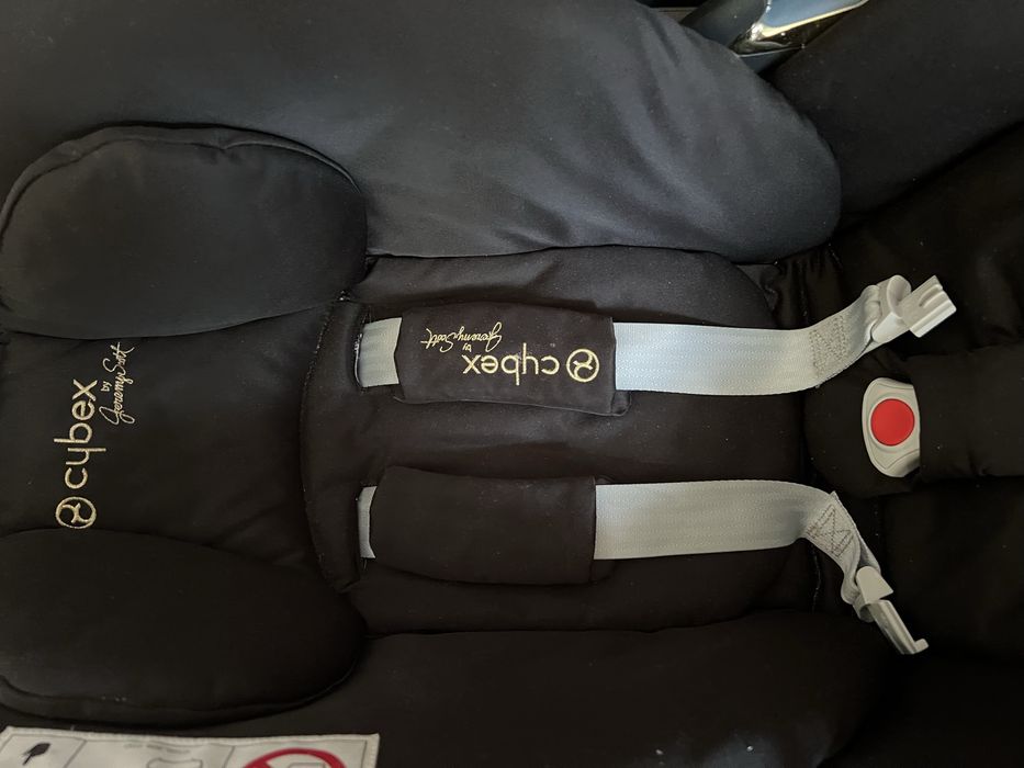 Автокрісло Cybex Cloud Z i-Size by Jeremy Scott автолюлька чорне золот