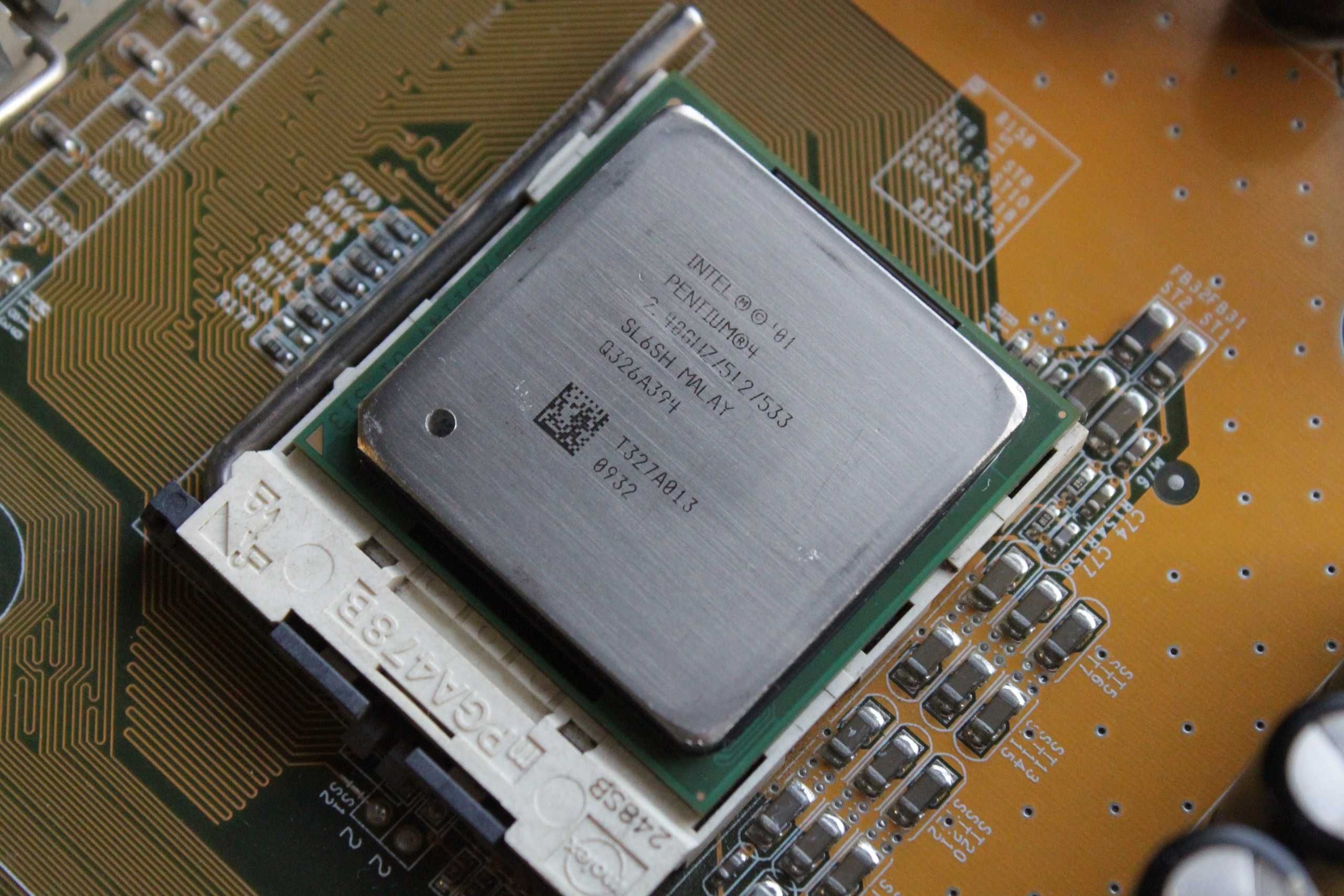 Процессор Intel Pentium 4 2.40GHz/512/533 (SL6SH) MALAY Q326A394