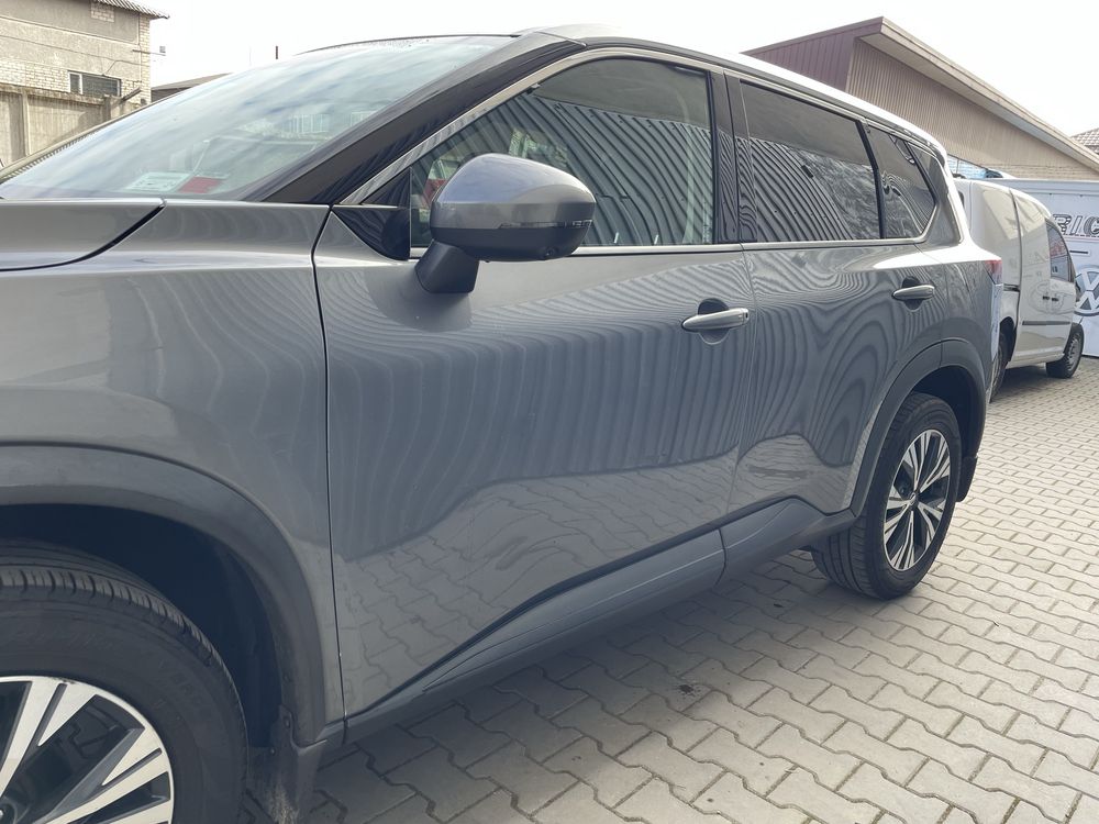 Двері передні задні Nissan Rogue T33 колір KAD