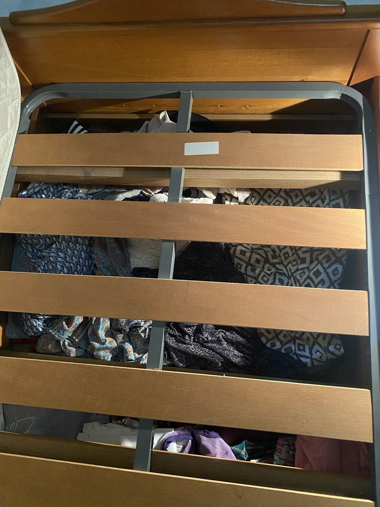 Estrutura de cama + estrado + colchão