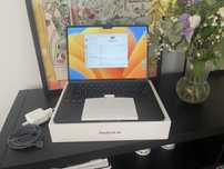 MacBook Air 13 cali M2 - Komplet