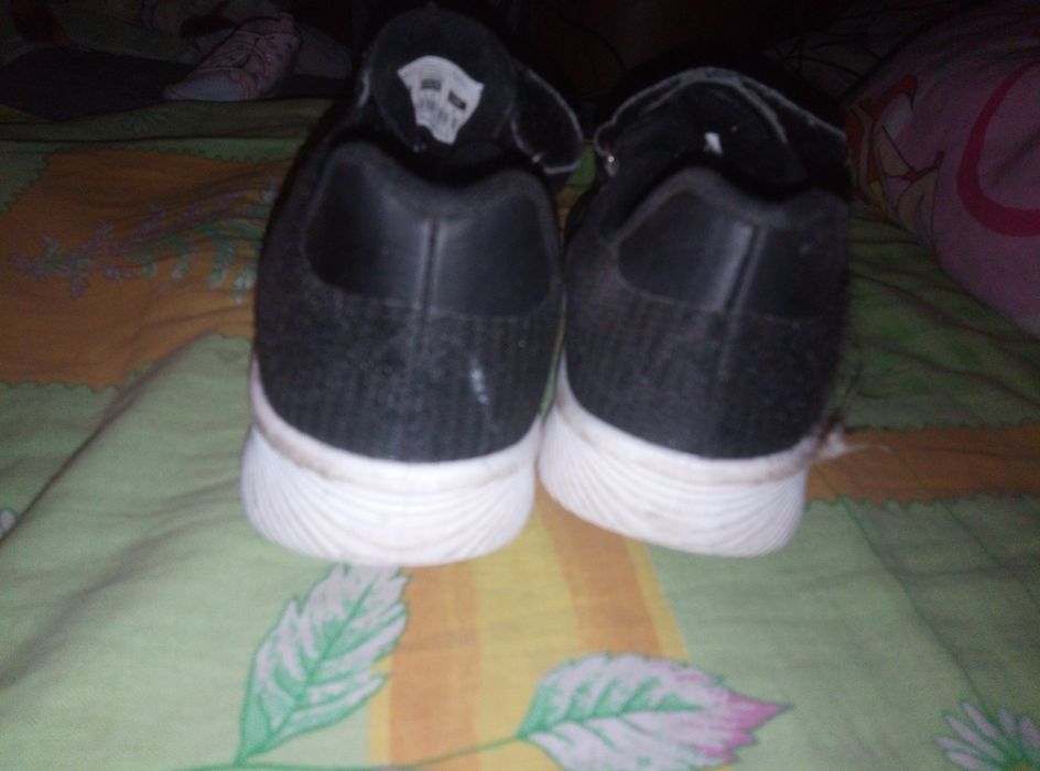 Кроссовки осінні