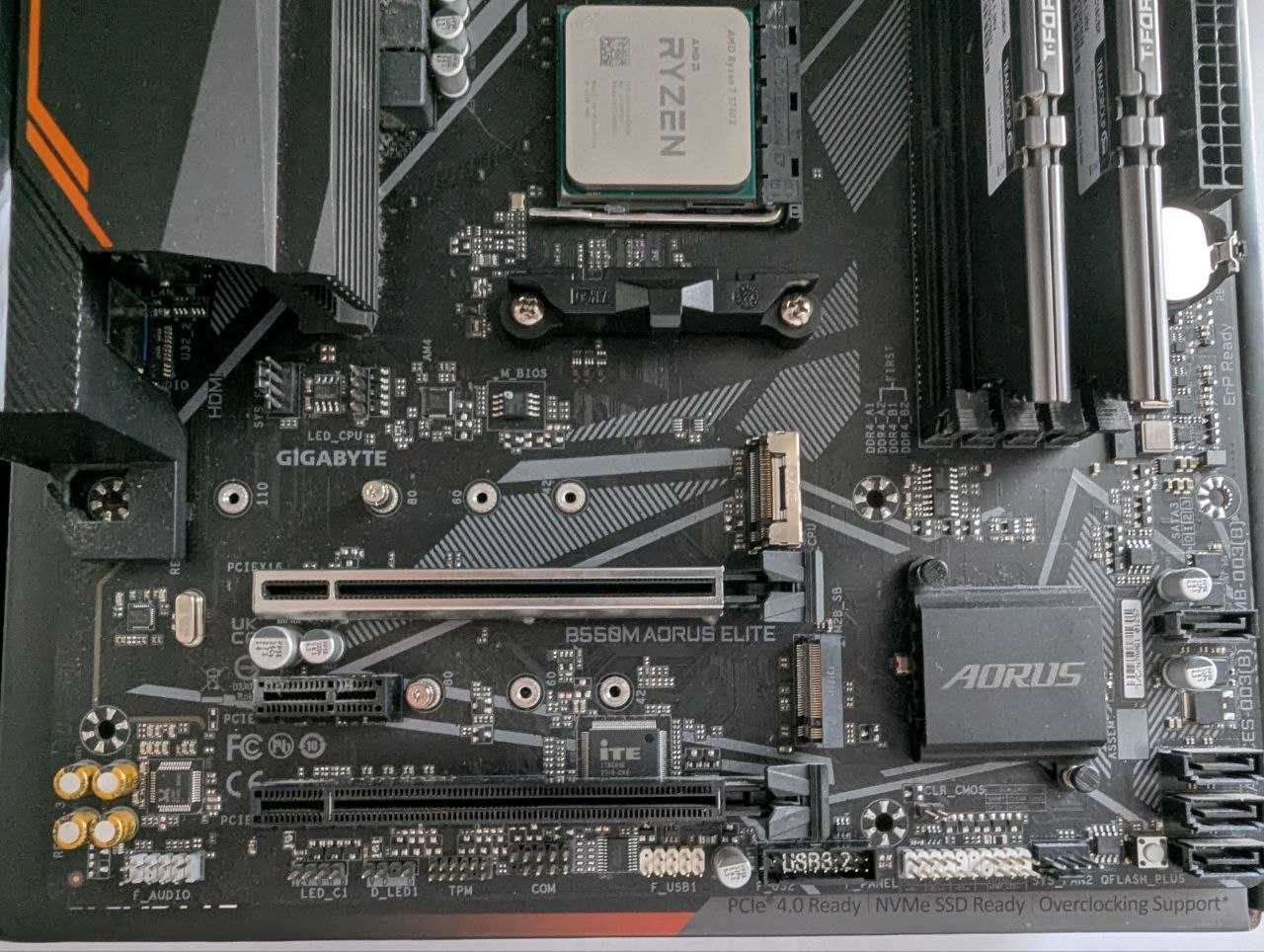 AMD Ryzen 7 5700X + Gigabyte B550M AORUS ELITE + 16RAM DDR4 / Комплект