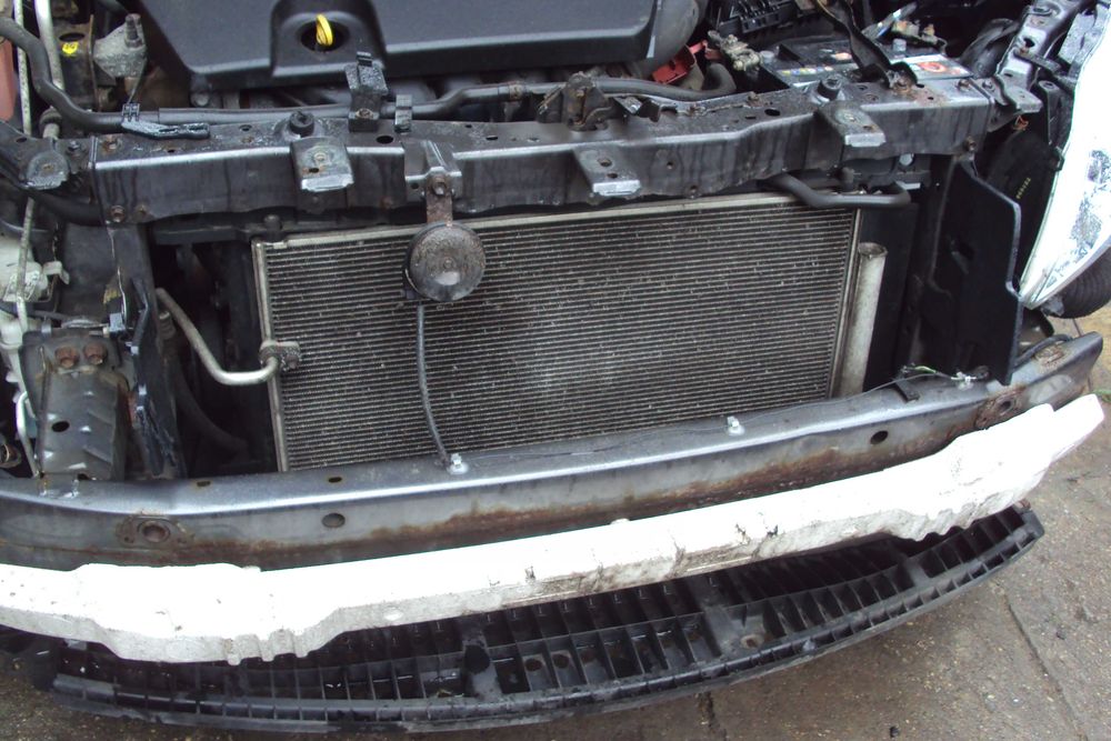 Pas okularowy Toyota Corolla E15