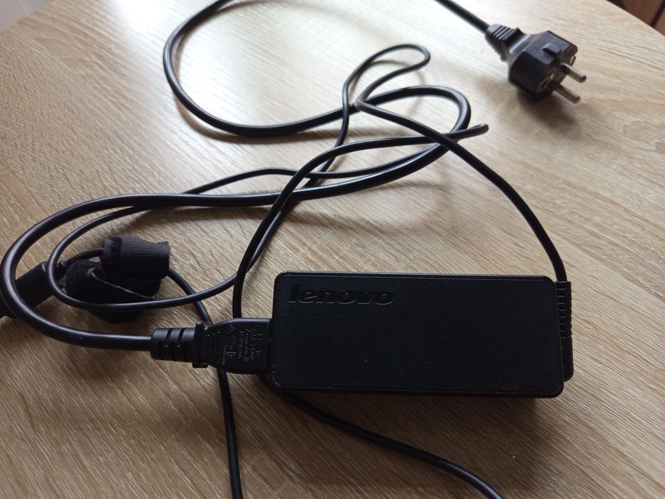 Ładowarka do laptopa Lenovo