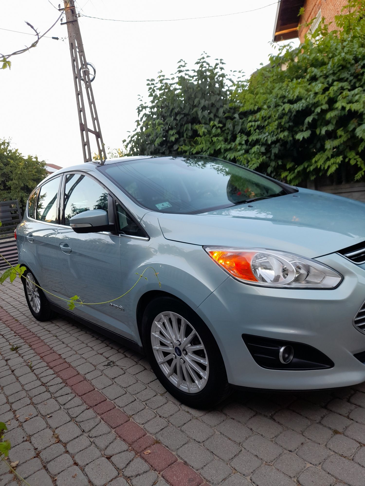 Ford C-max hybryda-benz z panoramicznym dachem 2013r.