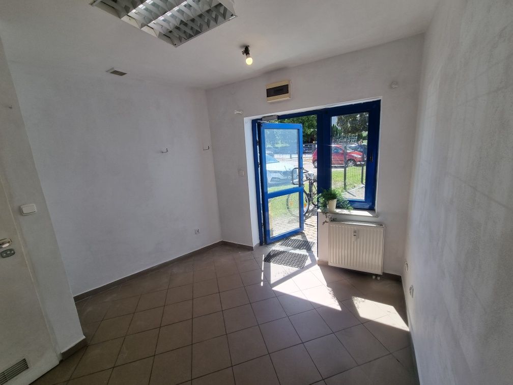Wynajmę Samodzielny Lokal / centralne ogrzewanie/ parter