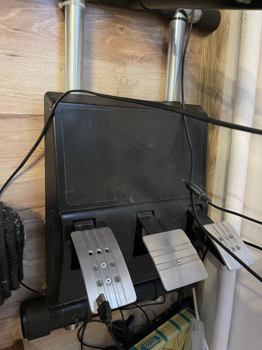 Thrustmaster t300 + shifter g29 kierownica do gier zamienie