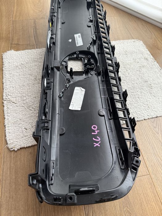 Решітка Volvo XC40 C40 Гриль Recharge