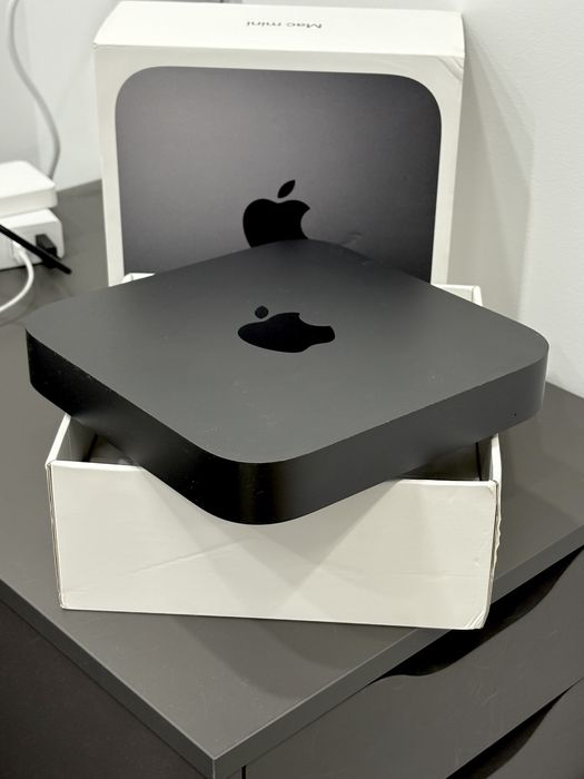 Apple Mac Mini 2018 Space Gray (A1993 64 GB max memory)