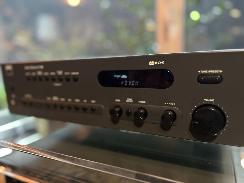 Amplificador/receiver NAD C740. Bom estado, excelente som