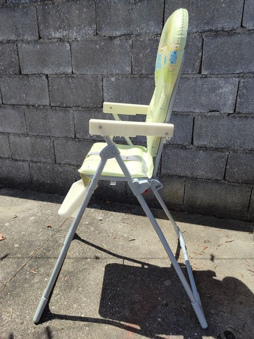 Vendo cadeira de refeição para criança