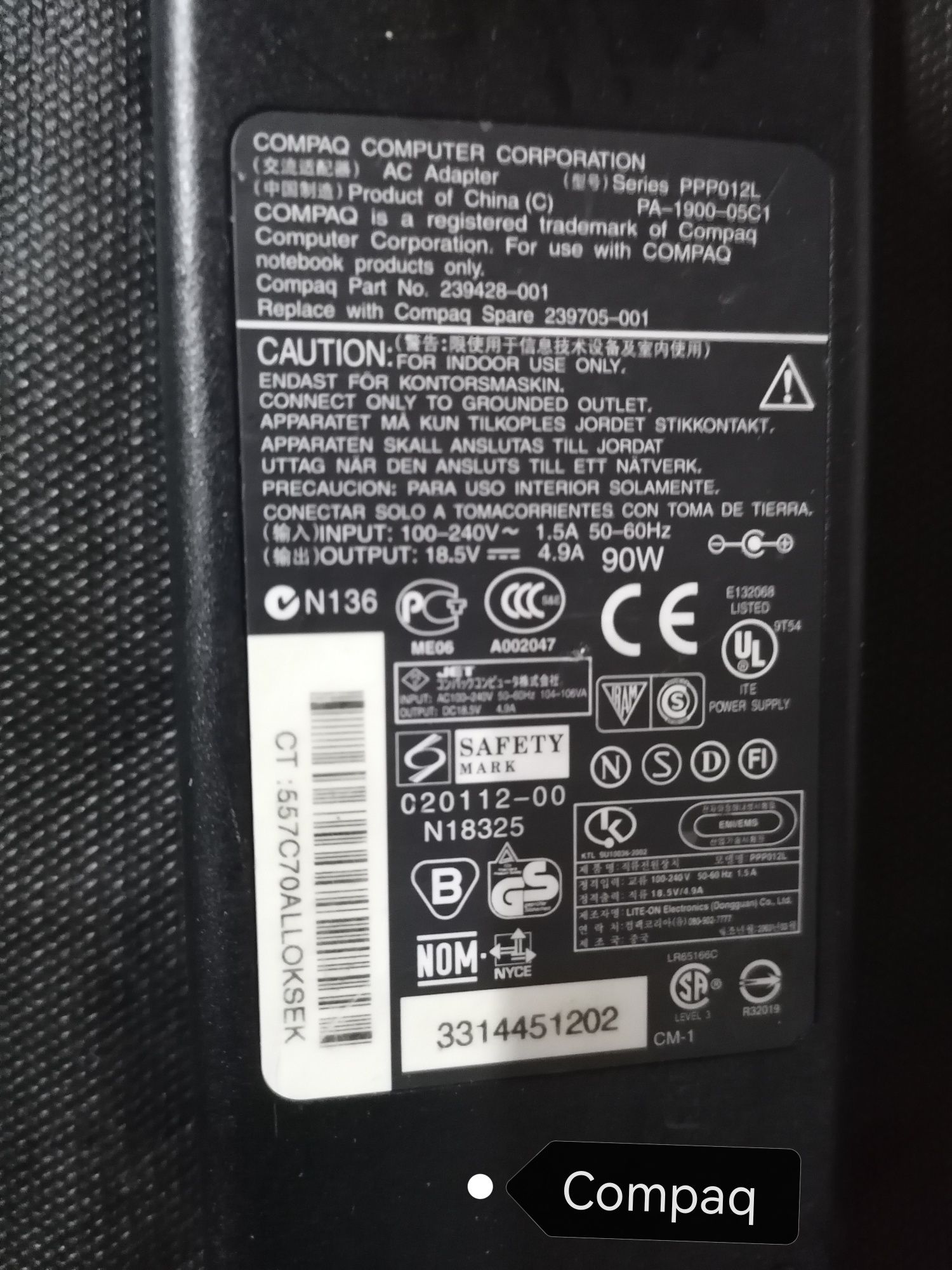 Compaq : Carregador