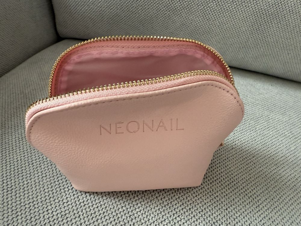 Zestaw neonail z kosmetyczką