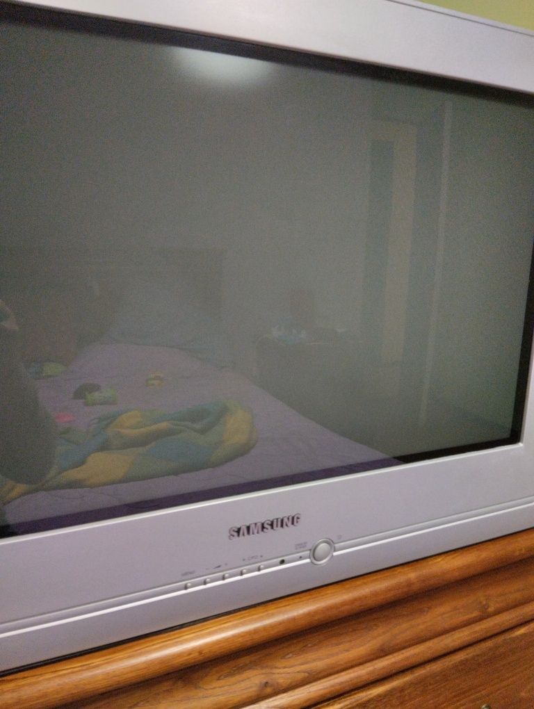Vendo TV Samsung 100 Hz com comando