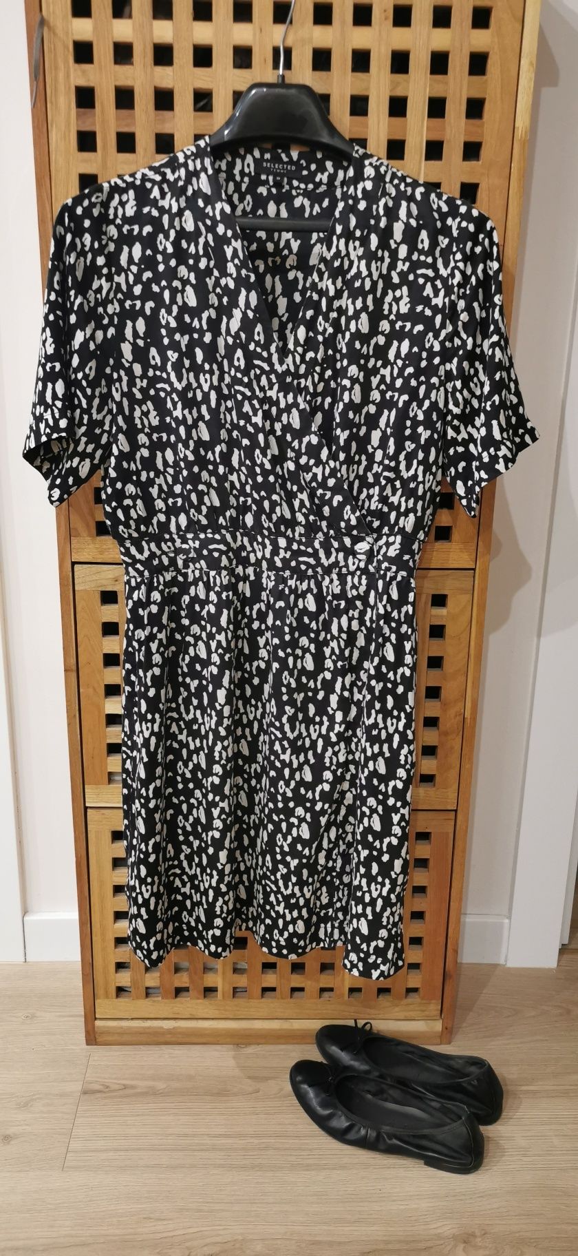 Kopertowa sukienka Selected Femme M 100% rayon