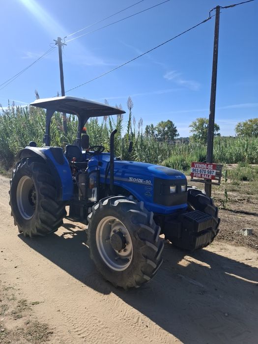 Trator de 90 cavalos
