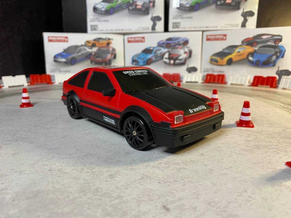 Дрифт машинка Toyota AE86 Trueno на радіокеруванні Червона. На пульті