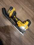 Wyrzynarka DeWalt DCS 335