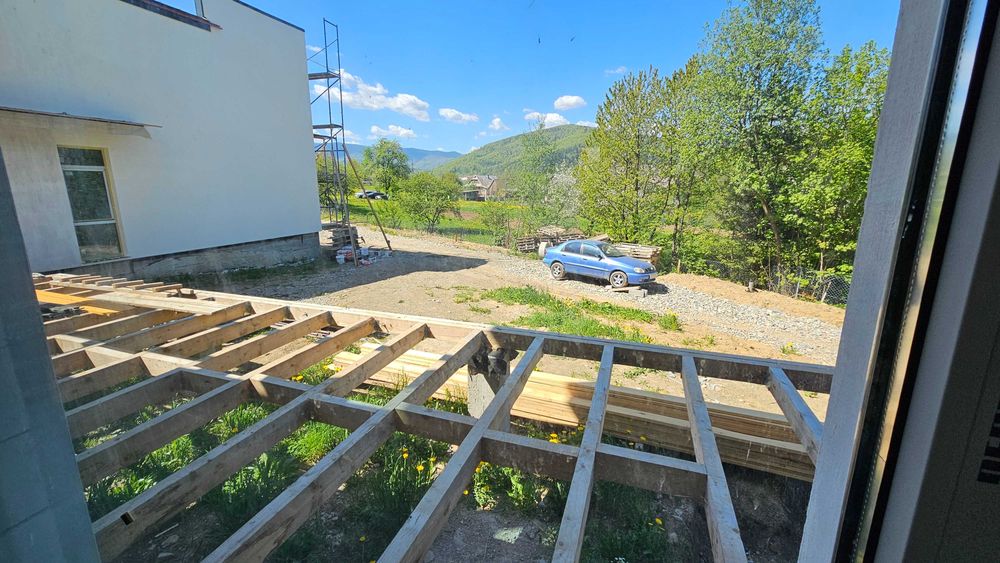 Власний будинок в Карпатах, Яремче. З стильним інтер'єром, готовий.