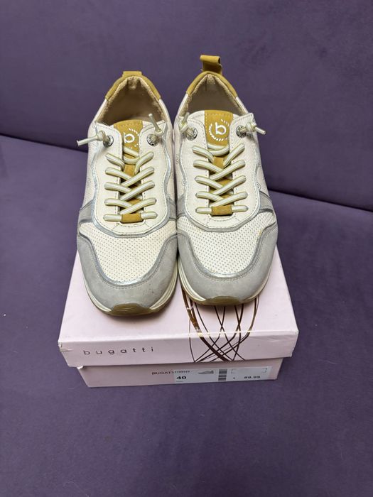 Кросівки круті Bugatti р. 40, на не широку ногу, як нові