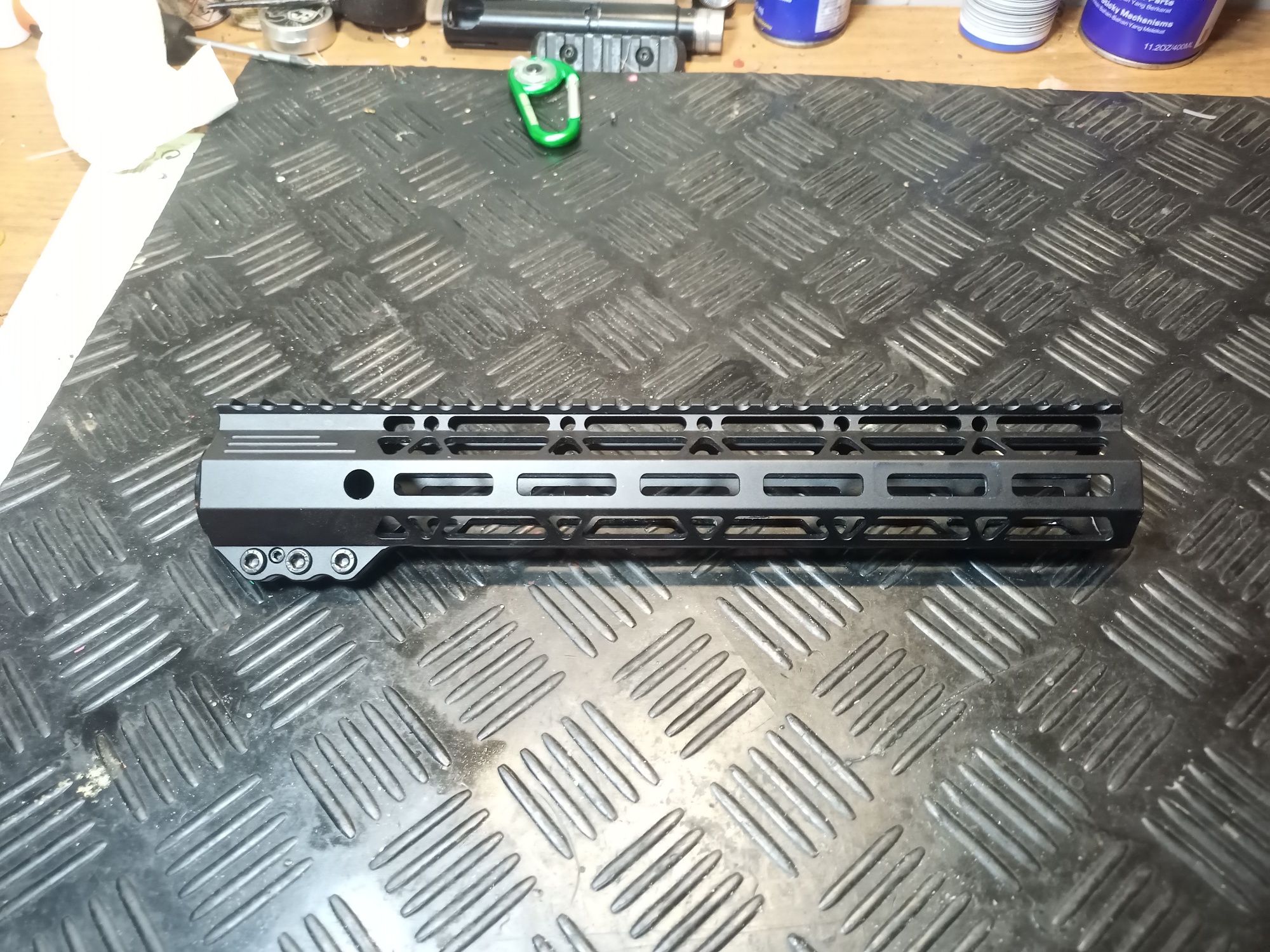 Łoże M-LOK AR15 12" CLIP-ON obudowa stalowa