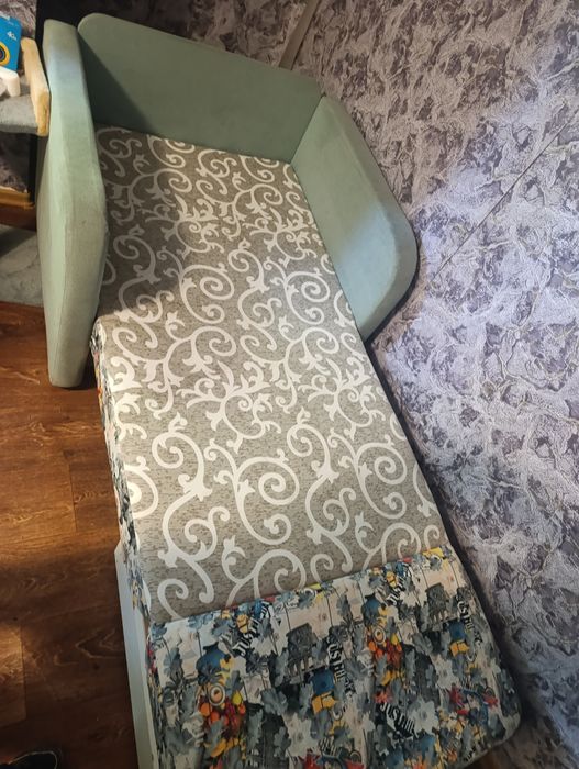 Срочно продам детский диван,длина 2м