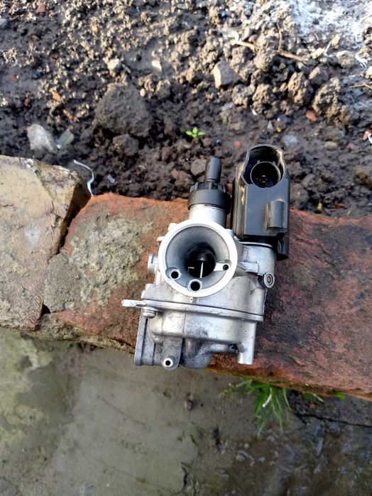 Продам карбюратор на Хонда леад