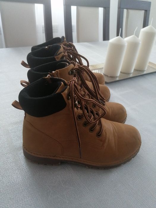 Buty ocieplane Reserved dla bliźniaków rozmiar 33