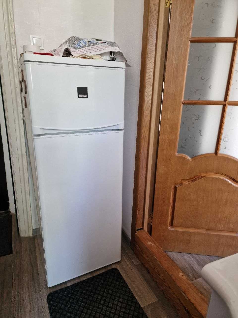 Холодильник Zanussi zrt23100wa