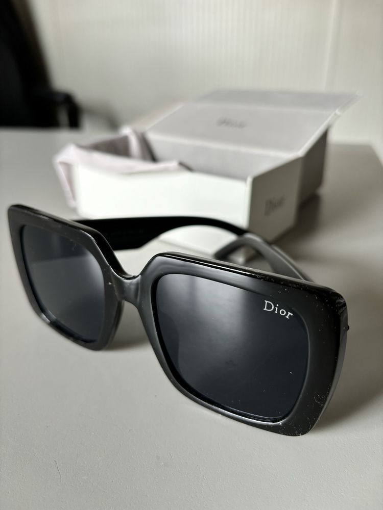 Oculos Sol pretos Dior