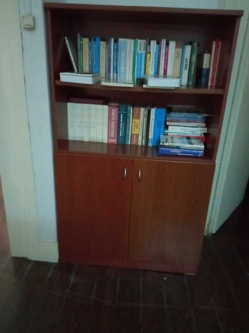 Móveis de escritório cor cerejeira