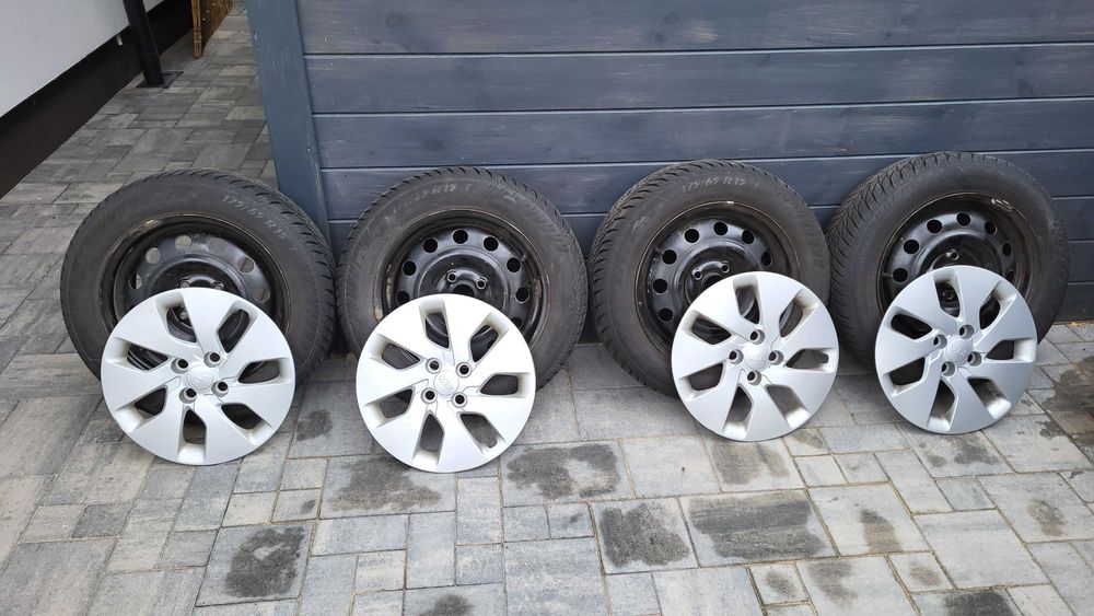 Opony koła z felgami stalowymi zimowe 165/65 R 15 plus kołpaki KIA